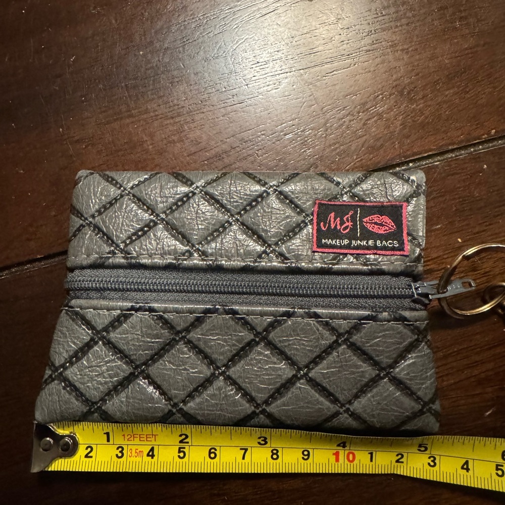 EUC Makeup Junkie leather Quilted Gray Micro Makeup Bag - Picture 4 of 5